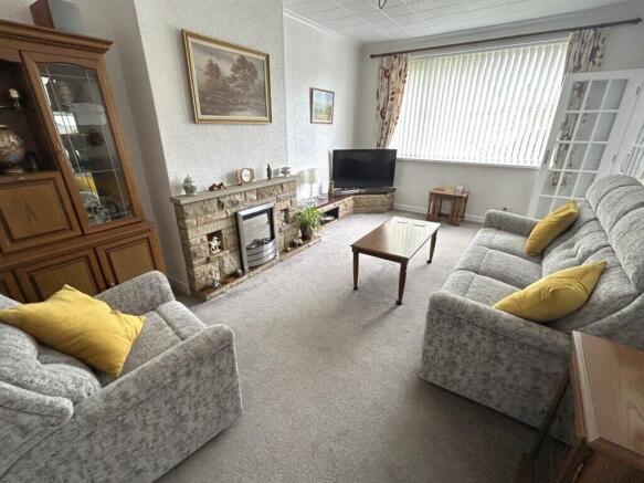 5 bed Semi-Detached for sale Image 4