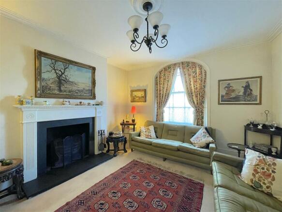 Living Room (3).jpeg