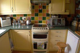 FITTED KITCHEN