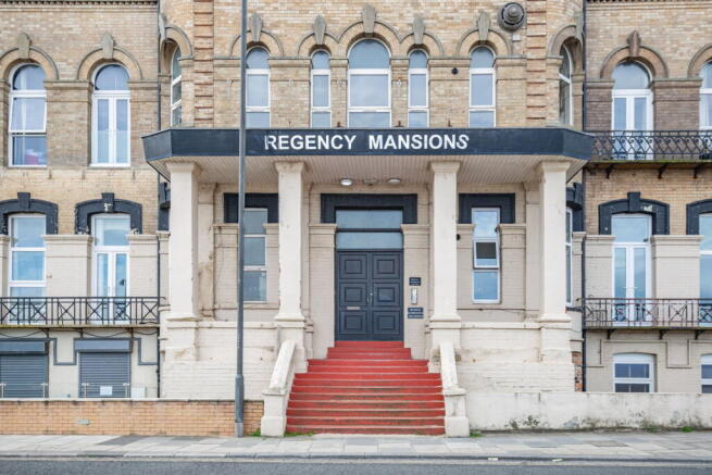 3 bed Apartment for sale Image 4
