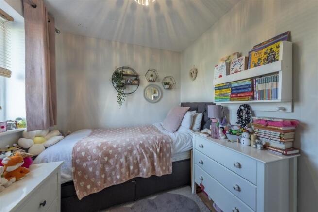 3 Tealby Close-014.JPG