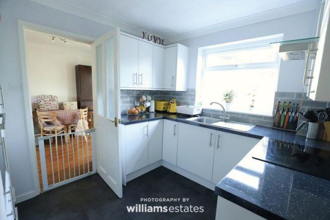 kitchen 01