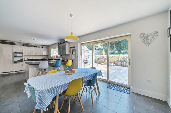 1310335-2-6852e69...