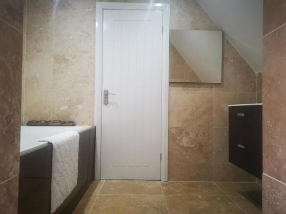 En Suite To Master Bedroom