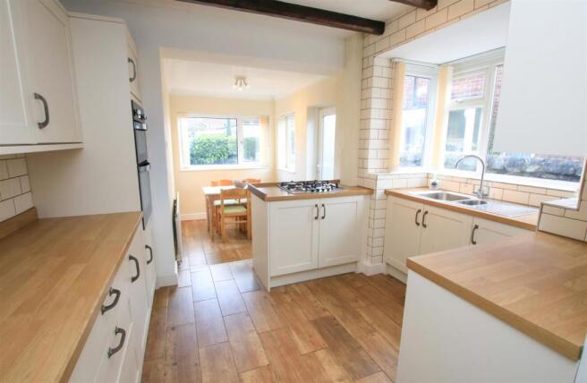EXTENDED BREAKFAST KITCHEN