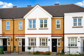39, Burwood Road, Hersham, Walton-on-thames KT12 4AD