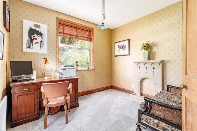 4 bed House for sale Image 7