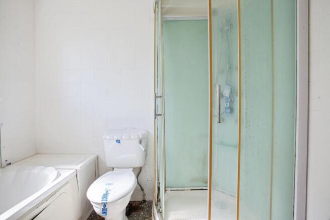 3 bed House for sale Image 10