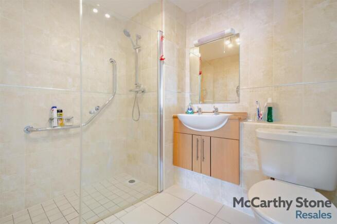 2 bed Apartment for sale Image 7