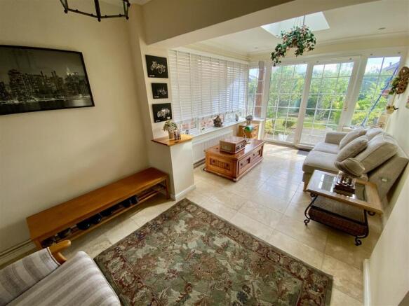 lounge3.jpeg