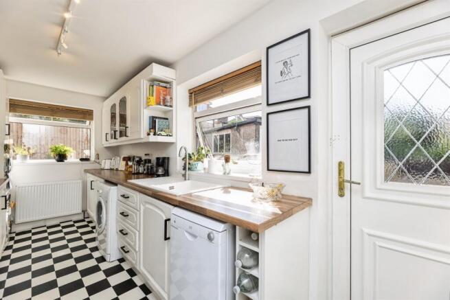3 bed Semi-Detached for sale Image 6