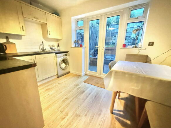 Central Drive, Lower Gornal photo 4