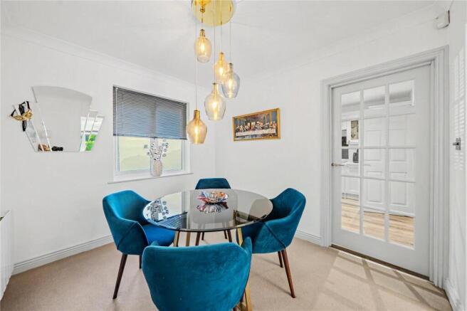 2 bed Apartment for sale Image 4
