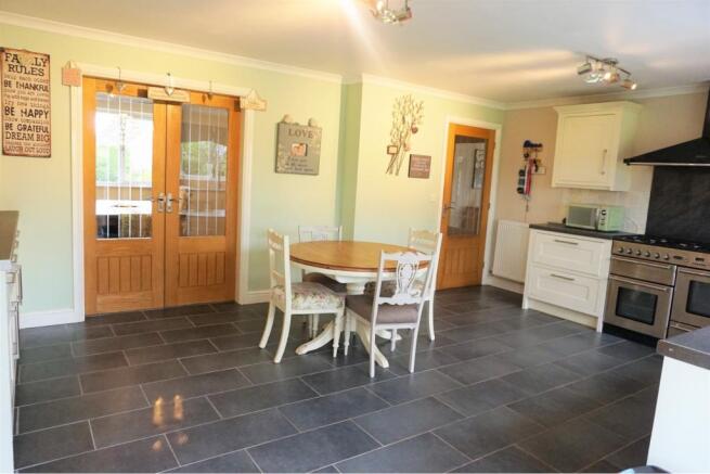 Kitchen / Breakfast