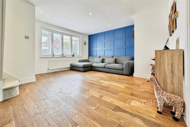 Magdalene Road, Owlsmoor, Sandhurst photo 4