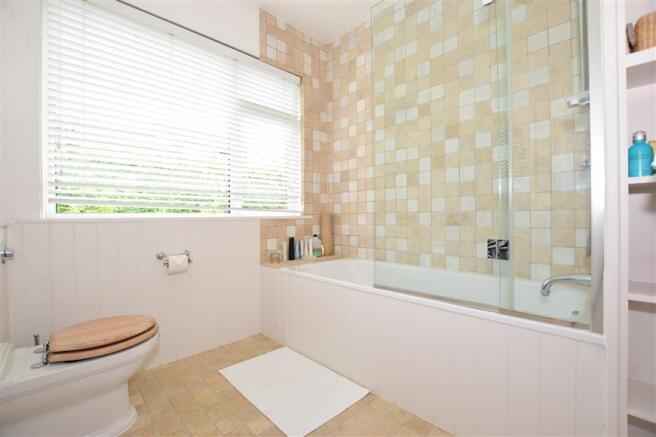 En-Suite Bathroom