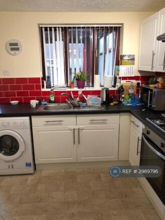 2 bed Semi-Detached to rent Image 5