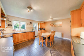 20, Augustus Way, Witham CM8 1HH