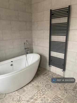 3 bed Terraced to rent Image 8