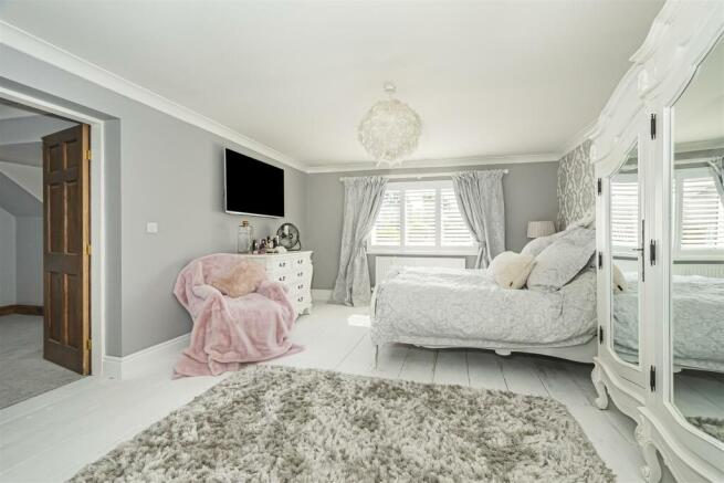 2 Cleveland Close29.jpg