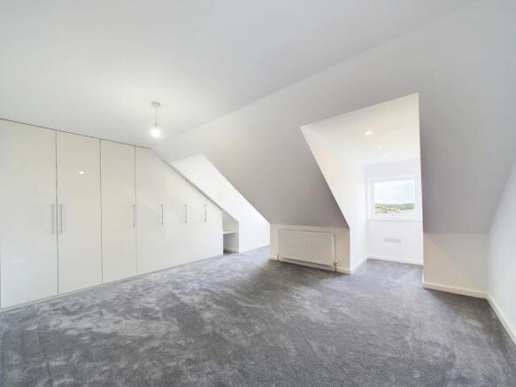 4 bed Detached to rent Image 10