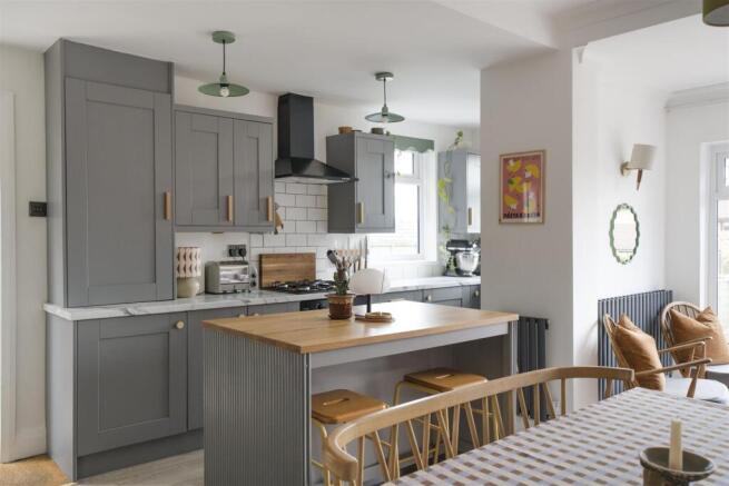 3 bed Semi-Detached for sale Image 5