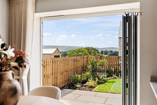 4 bed Semi-Detached for sale Image 6