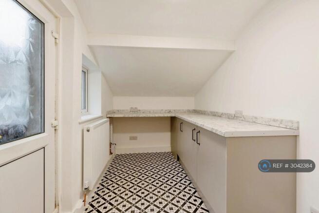3 bed Terraced to rent Image 7