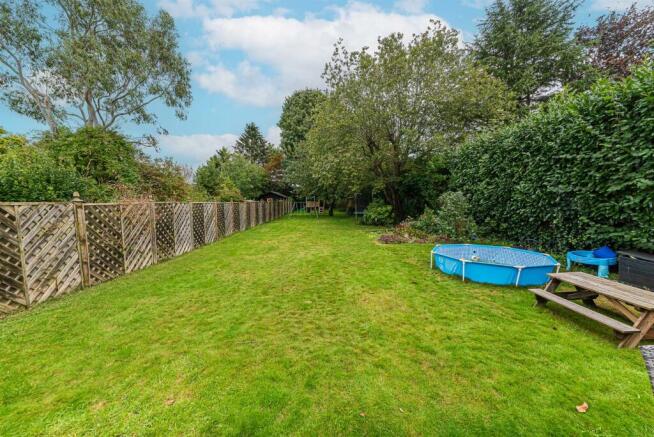 117 Weydon Hill Road (37).jpg