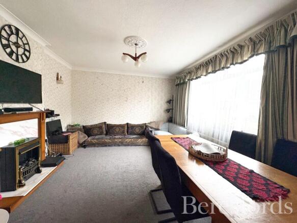 Guildford Road, Romford, RM3 photo 4