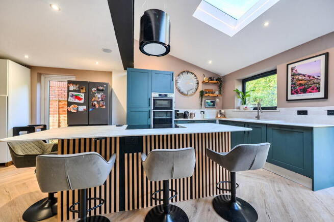 Crofters Meadow, Lychpit, Basingstoke RG24 8RX photo 4