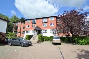 Flat 27, Wilton House, Great Heathmead, Haywards Heath RH16 1FG