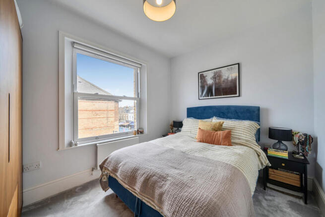 1422774-2-69aecd8...