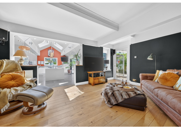 4 bed Detached for sale Image 8