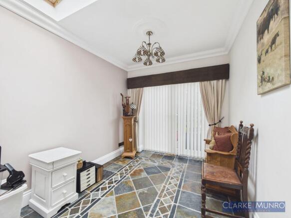 4 bed Semi-Detached for sale Image 4