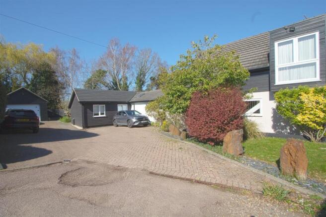 Tye Common Road, Little Burstead, Billericay photo 5