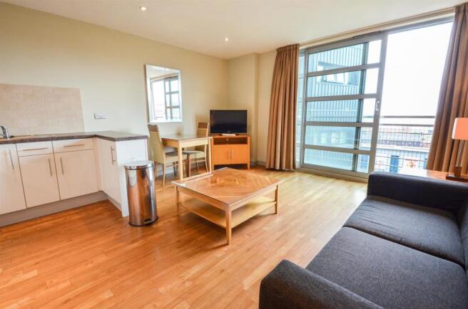 Living Area 4.jpg