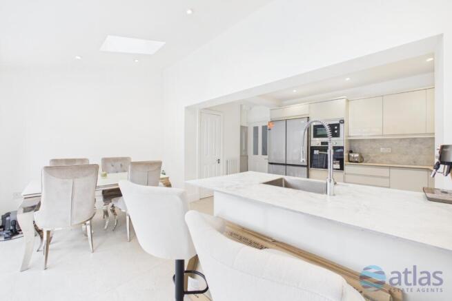 Open Plan Kitchen/Dining Space