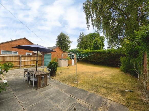 Eyres Drive, Alderbury, Salisbury photo 4