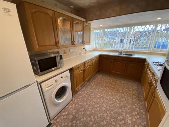 KITCHEN 1.jpeg