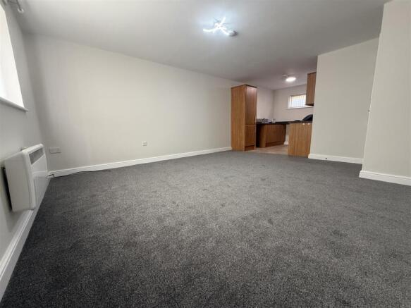 LOUNGE & KITCHEN