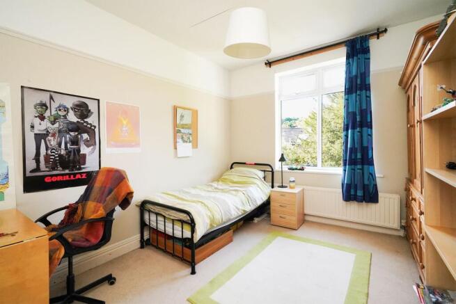 5 bed Semi-Detached for sale Image 11