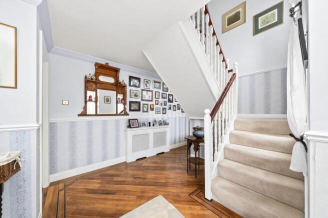 4 bed Detached for sale Image 4