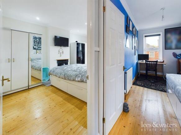 Beds 1/3