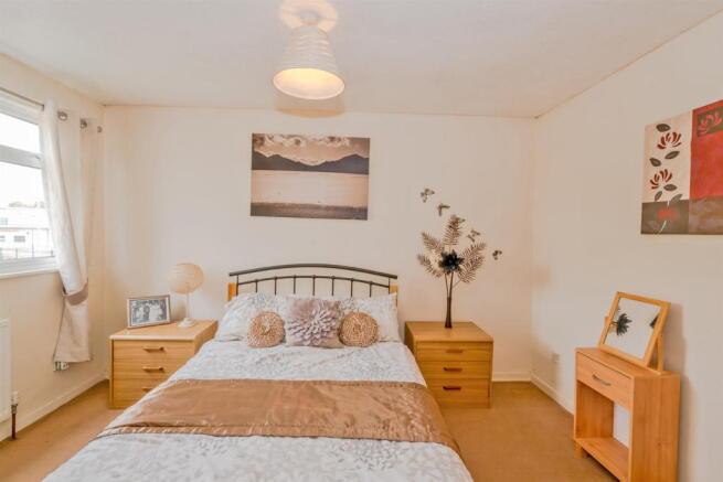 Mossley Close, Walsa