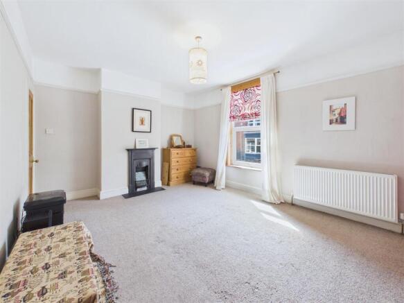 3 bed Terraced for sale Image 10