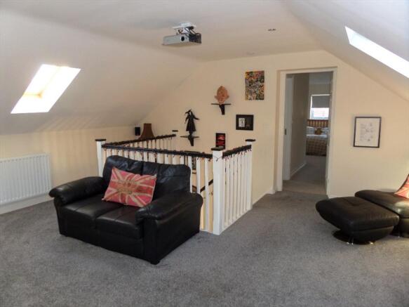 FIRST FLOOR LOUNGE