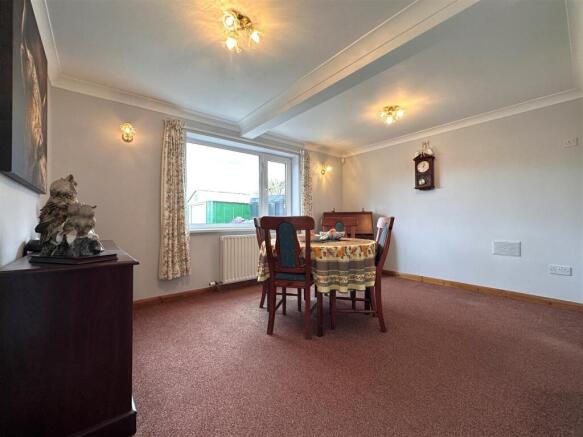 Large Dining Room 555