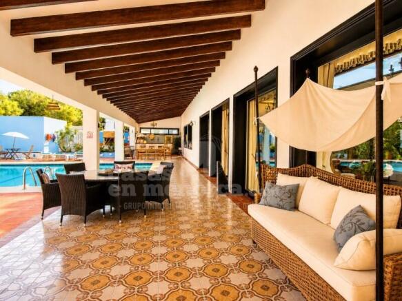 Luxury villa with swimming pool, private forest and more than 4,000 m² plot in Binixica