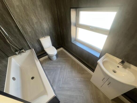 2 bed Flat to rent Image 6